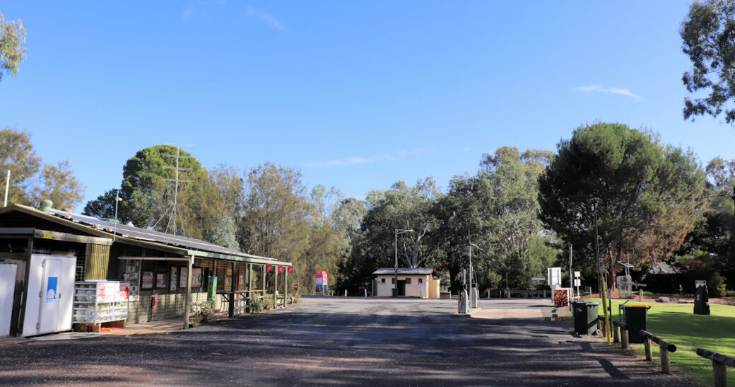 Wide Murray River bend at Walker Flat South Australia camping location