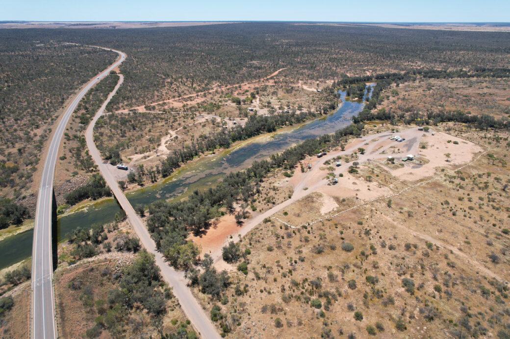 Galena Bridge free camping area with river and trees in Western Australia